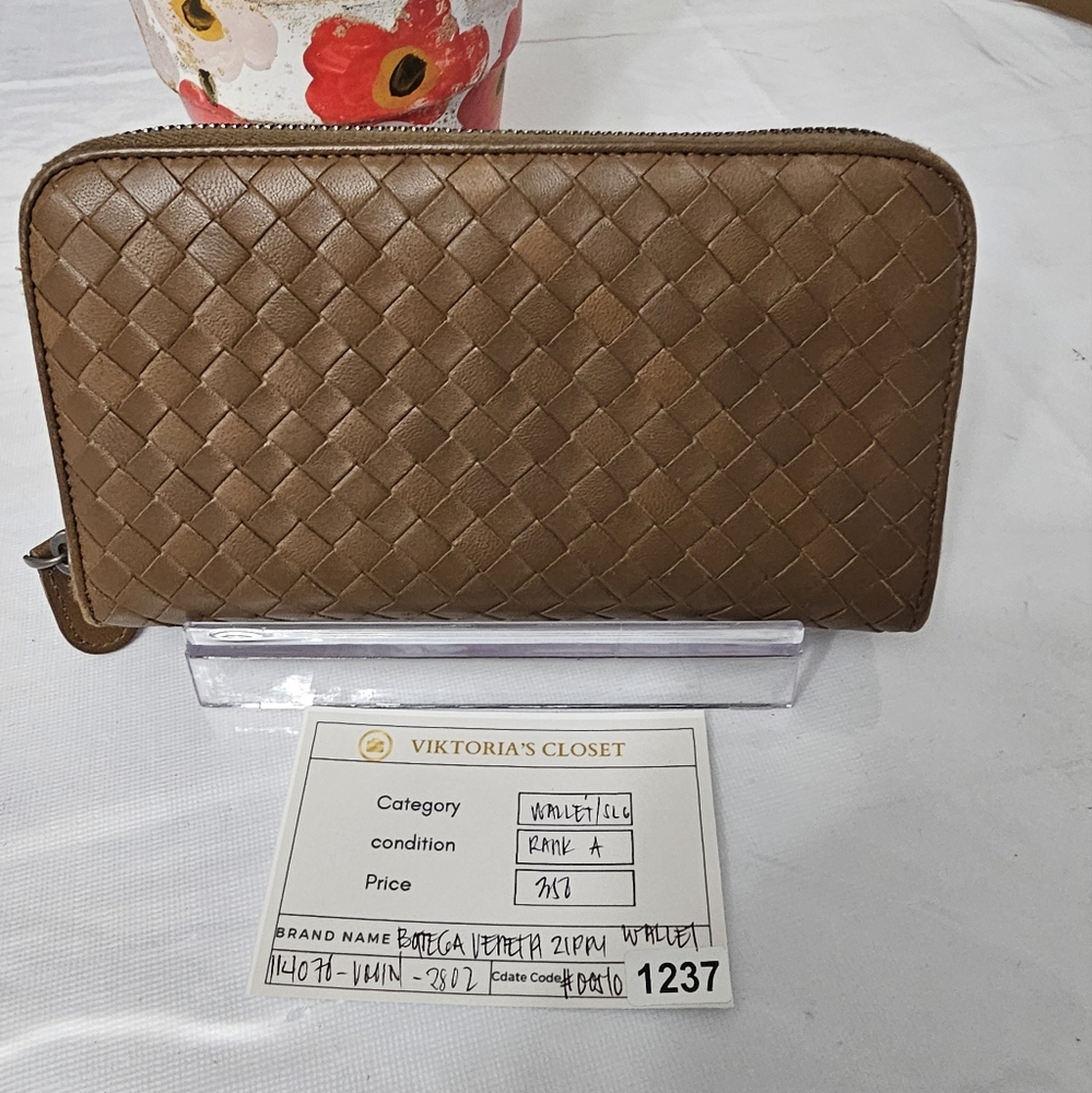#00510-1237 BOTTEGA VENETA ZIPPY WALLET